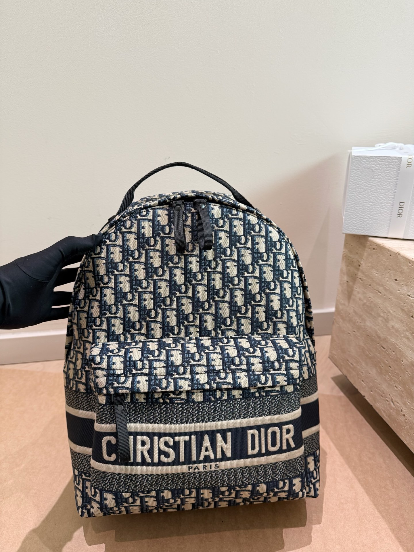 _d-O9sKtxiv1O2TnJWe3STln5XOS-7zDbUhuFviw