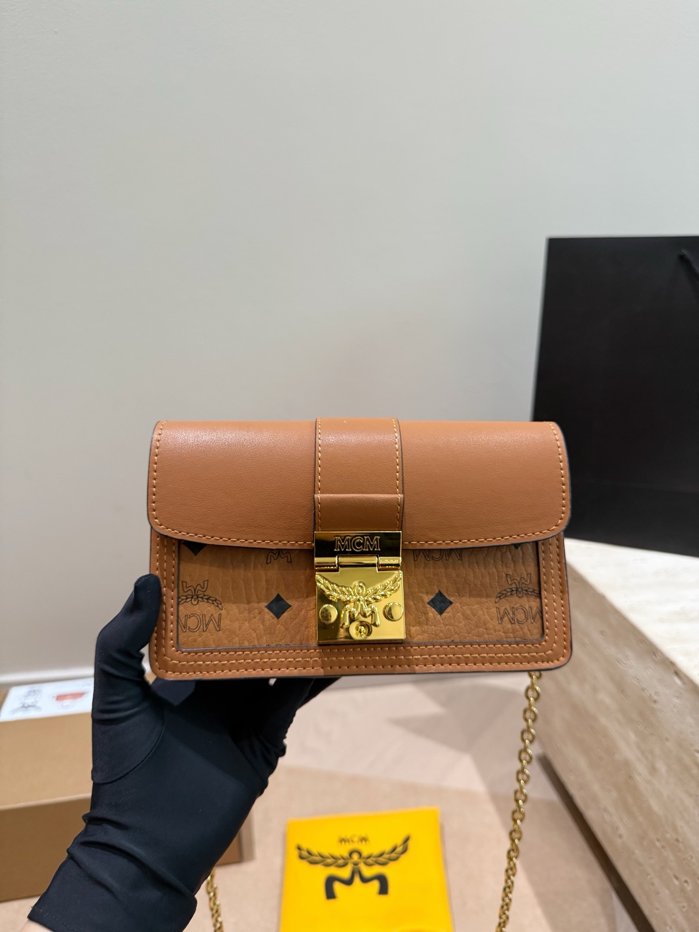 P155 cadena tracy con caja ¿Todavía dudas con los bolsos de cadena? ¡Potsdam es más atractivo!! El primero es el bolso …
