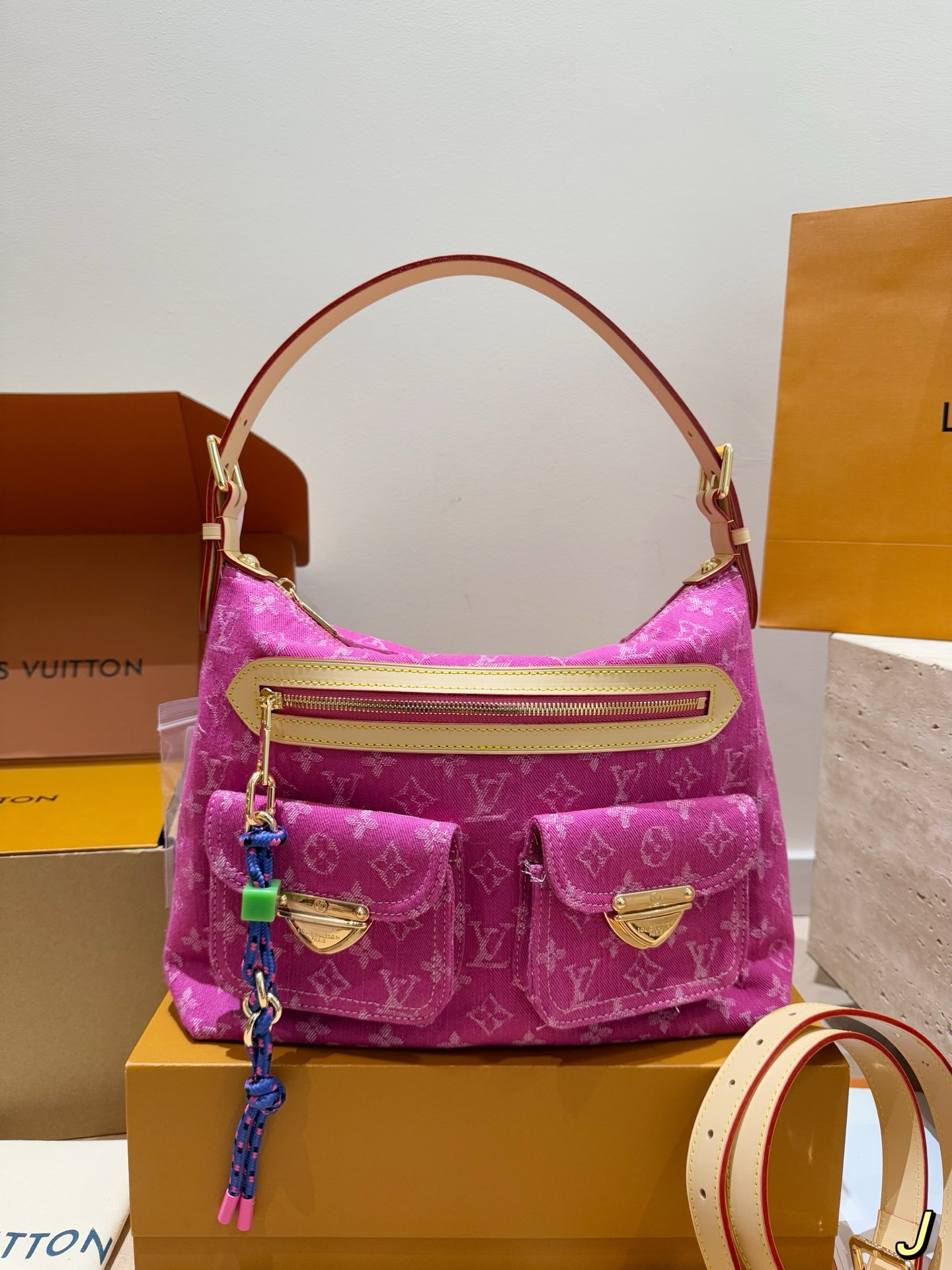 Alternative view of Handbag 11415