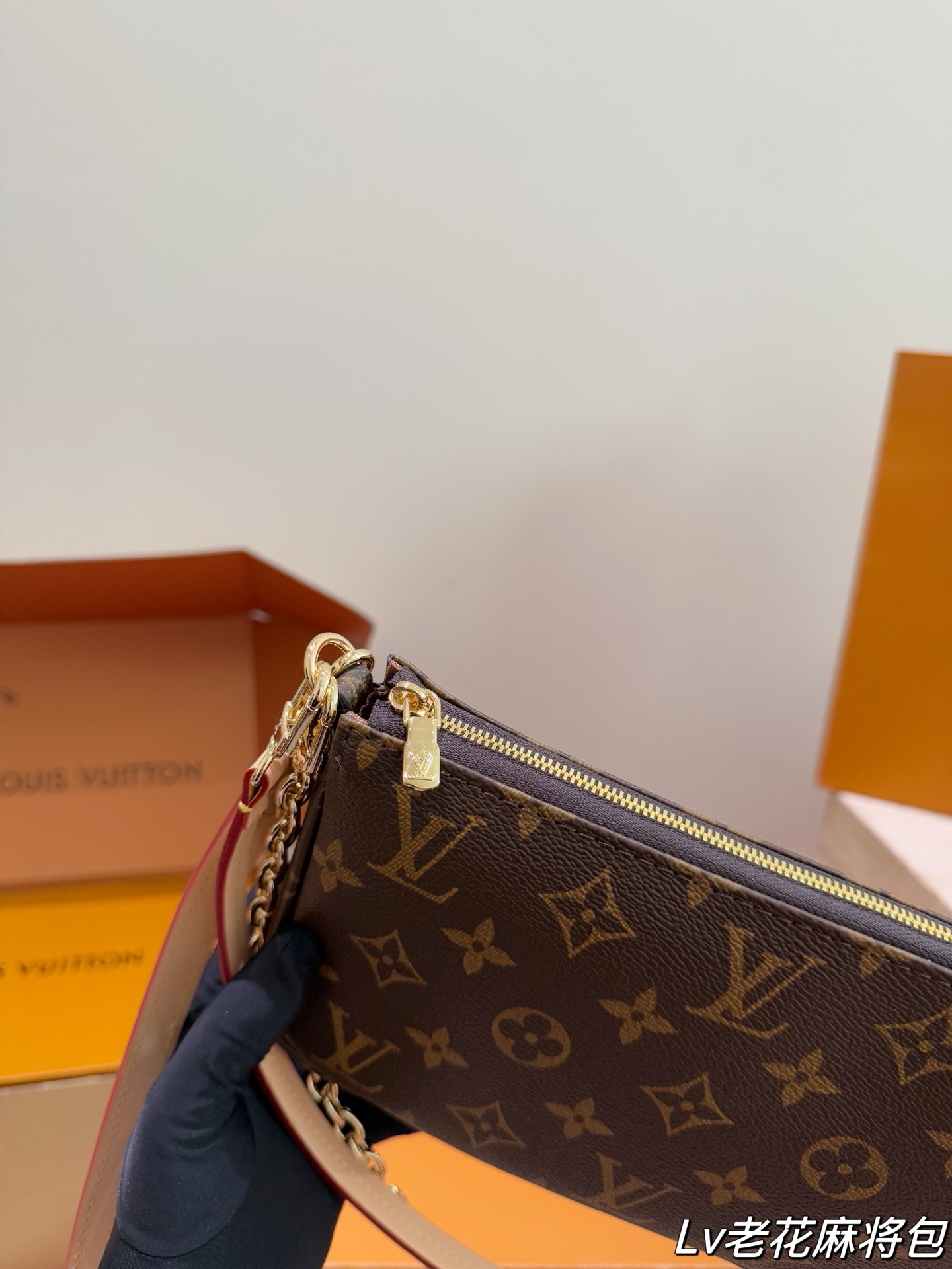 Alternative view of Louis Vuitton Handbag 11413