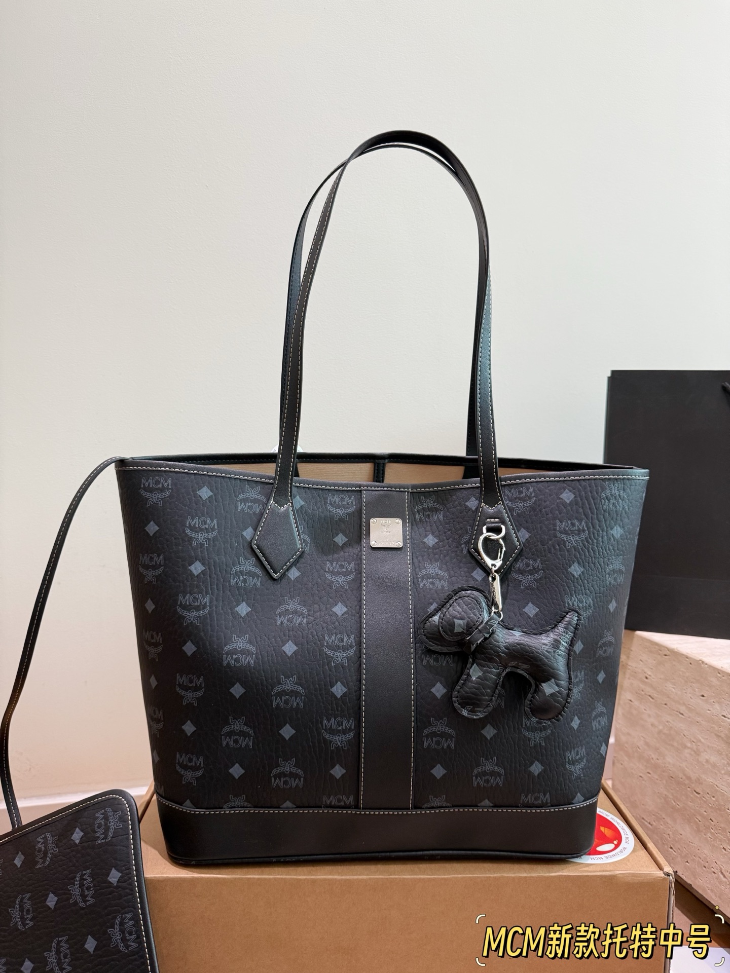 Original talla mediana P190 MCM clásico bolso set madre-hija en coñac✨ El clásico set de MCM en coñac, hecho …