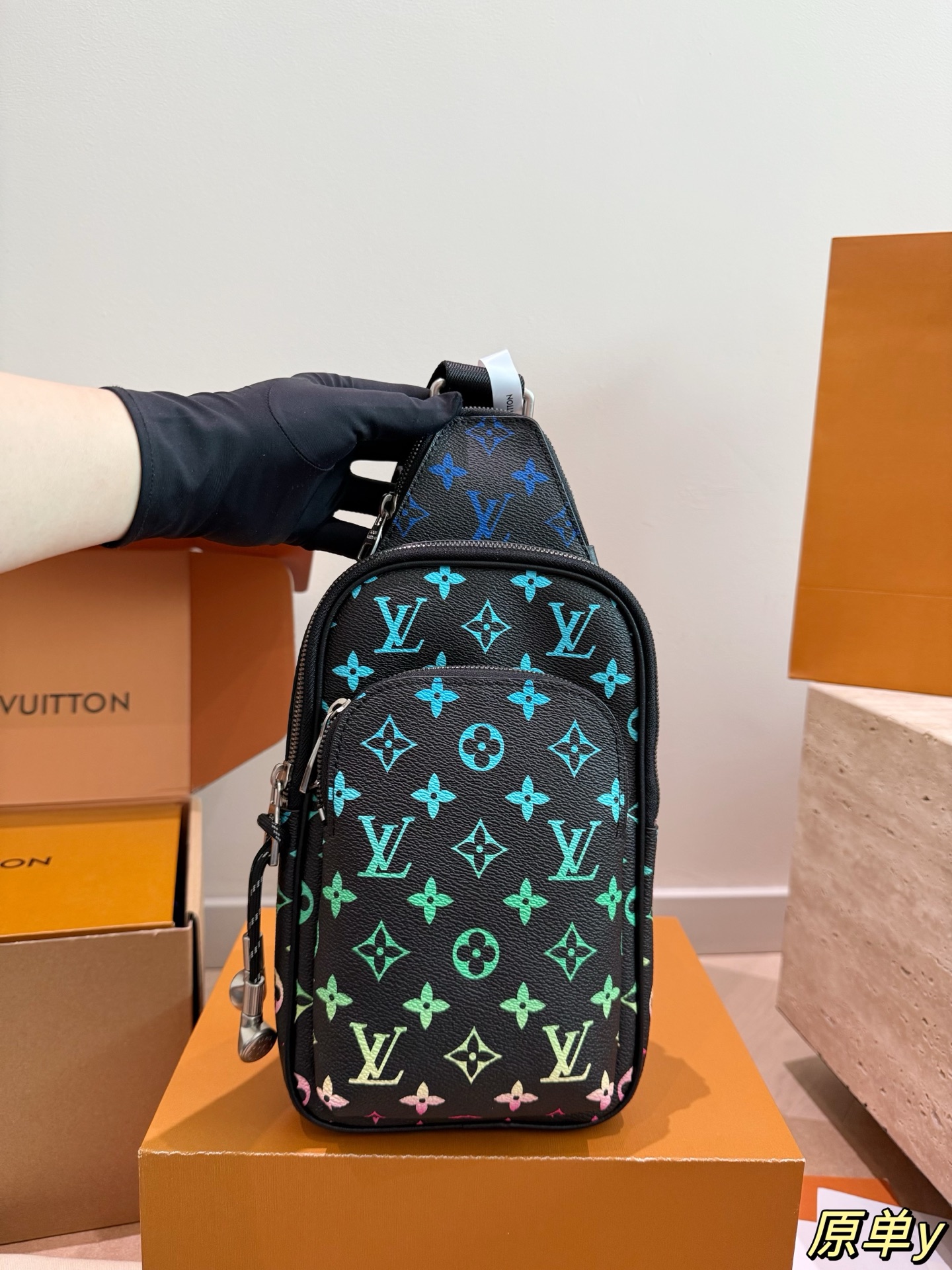 P300 Box Version | | Size: 31 20cm | Lv Men's Chest Bag | A Super Comfortable Bag To Carry | Super Versatile | Very Practical Style