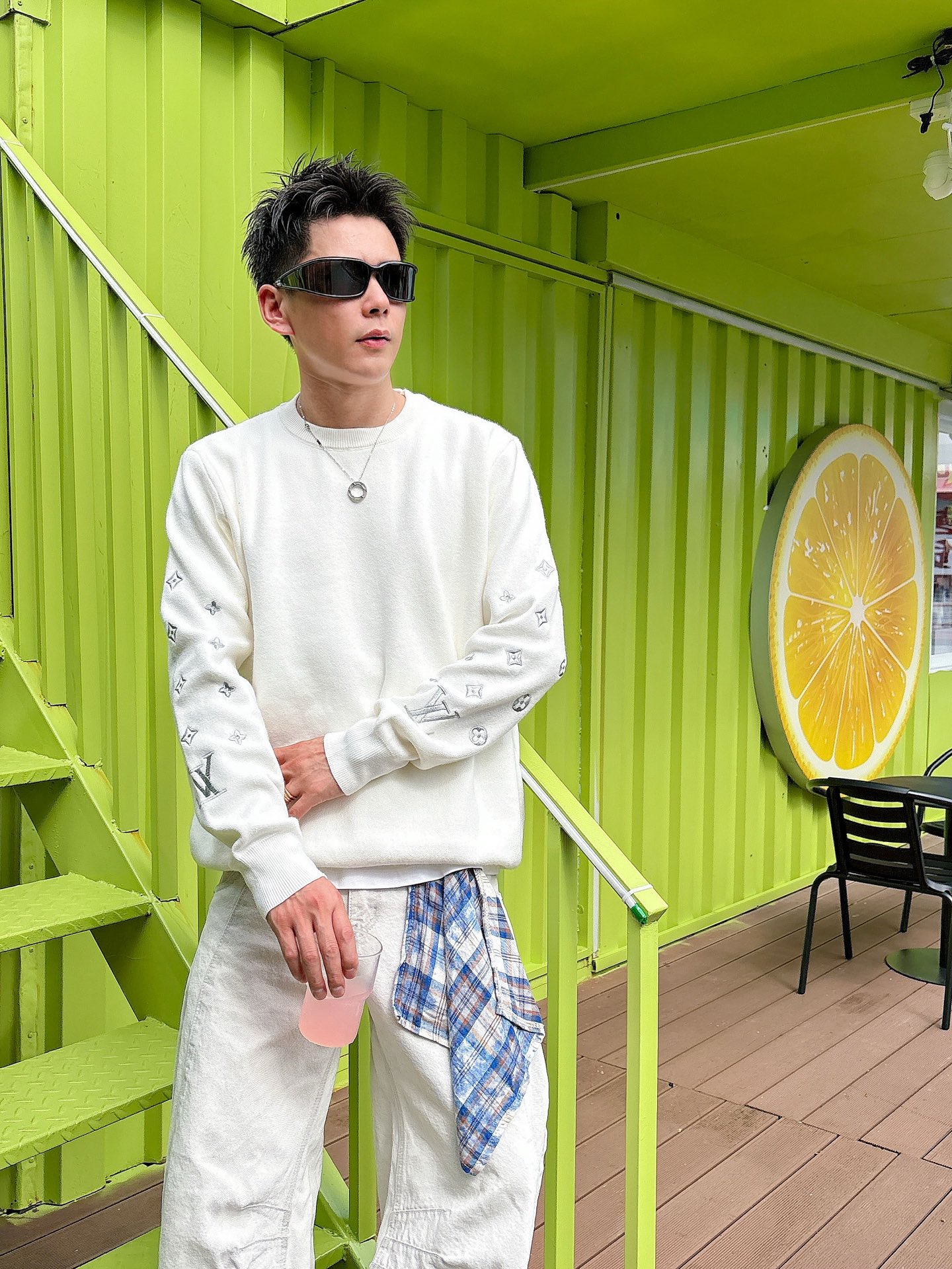 NO:498648,LV Louis Vuitton This versatile top is simple and elegant, creating a casual and formal look. Color white. Number of sizes M~3XL, louis vuitton, louis vuitton, alexander wang19860909LV路易威登 這款百搭上衣简约优雅,缔造休闲及较正式的造型. 颜色白色 码数M~3XL,,louis vuitton,louis vuitton,alexander wang,Men's clothing