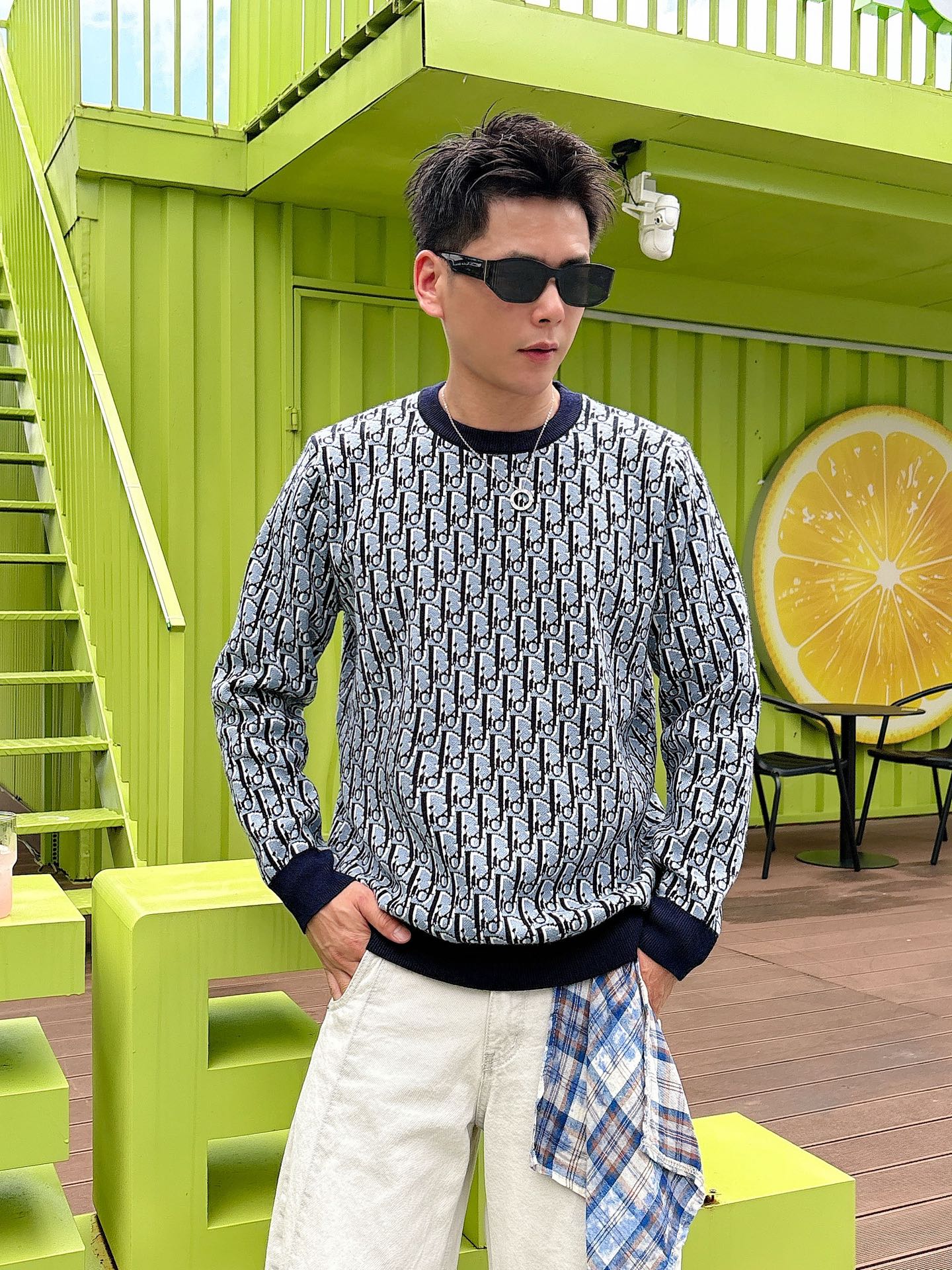 NO:498661,Dior 2025 autumn and winter new model for men and women, calm and versatile, extremely high-end, perfectly integrated with fashion and style, a top fashionable style that perfectly suits the outside wear!  The overall feeling is natural!  Code number M~3XL, dior,alexander wang19860909迪奥 2025秋冬新款男女同款,从容百搭,档次极高,完美融入时尚还有风情感一款完美符合外穿的顶尖时髦气质款！整体给人浑然天成的感觉！ 码数M~3XL,,dior,alexander wang,Men's clothing