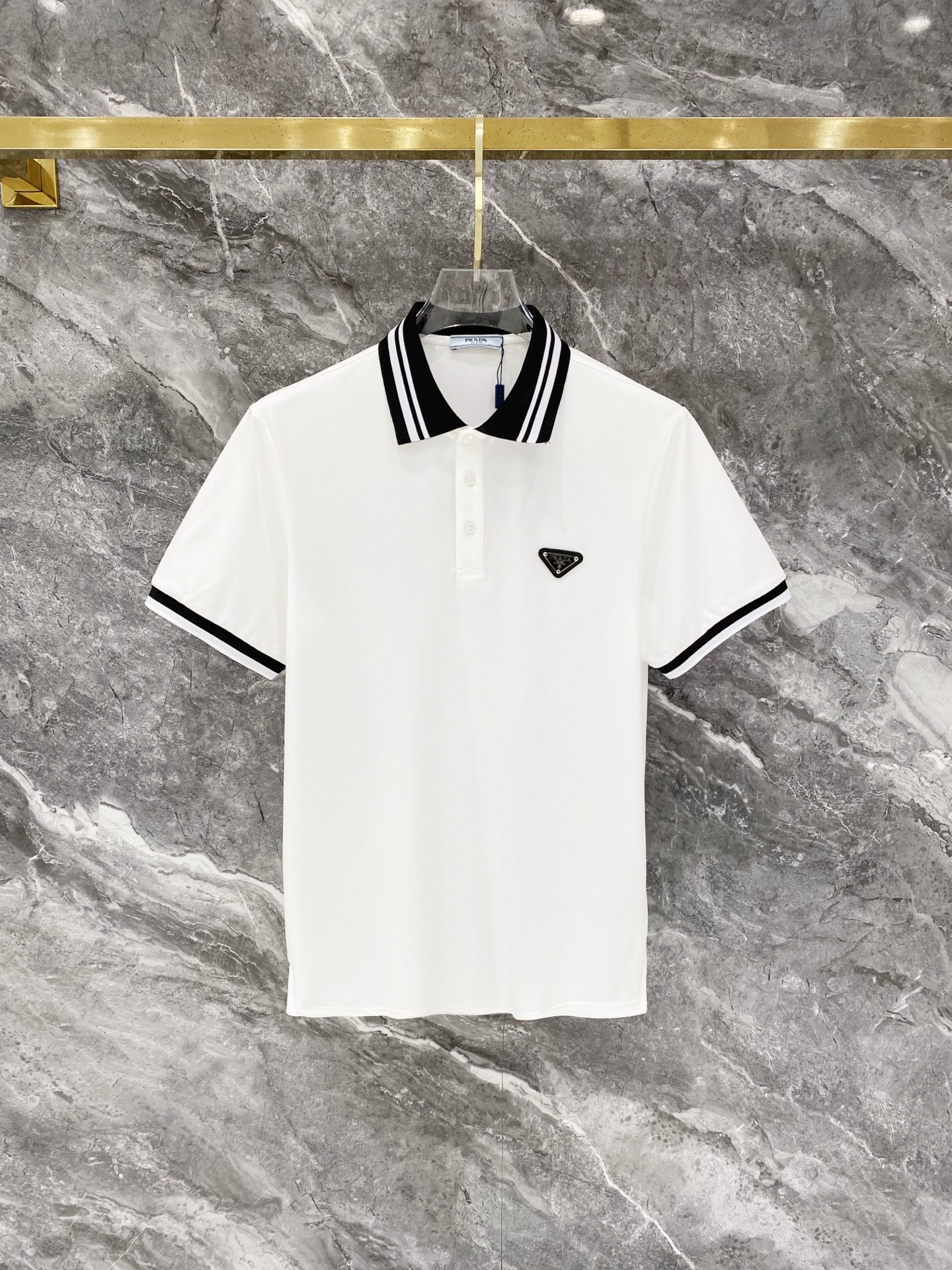 NO:731094,Support PRAD* fit version M-XXXL 2026 early spring 2026 latest metal triangle logo jacquard heavyweight polo short sleeves, high-end quality counter original jacquard lapel short sleeves, top-notch production technology imported fabrics, counter model unique design, using imported high-end custom-made imported silk threads with first-class feel!  On sale on the official website!  Size M-XXXL,,prada,T-shirt,19860909支持年后 PRAD*合身版型M-XXXL 2026早春最新金属三角标提花重磅polo短袖,高端品质专柜原单提花翻领短袖,顶级制作工艺进口面料,专柜款独特设计,采用进口高端订制进口丝线手感一流！官网在售！码数M-XXXL,,prada,T-shirt,,Men's clothing