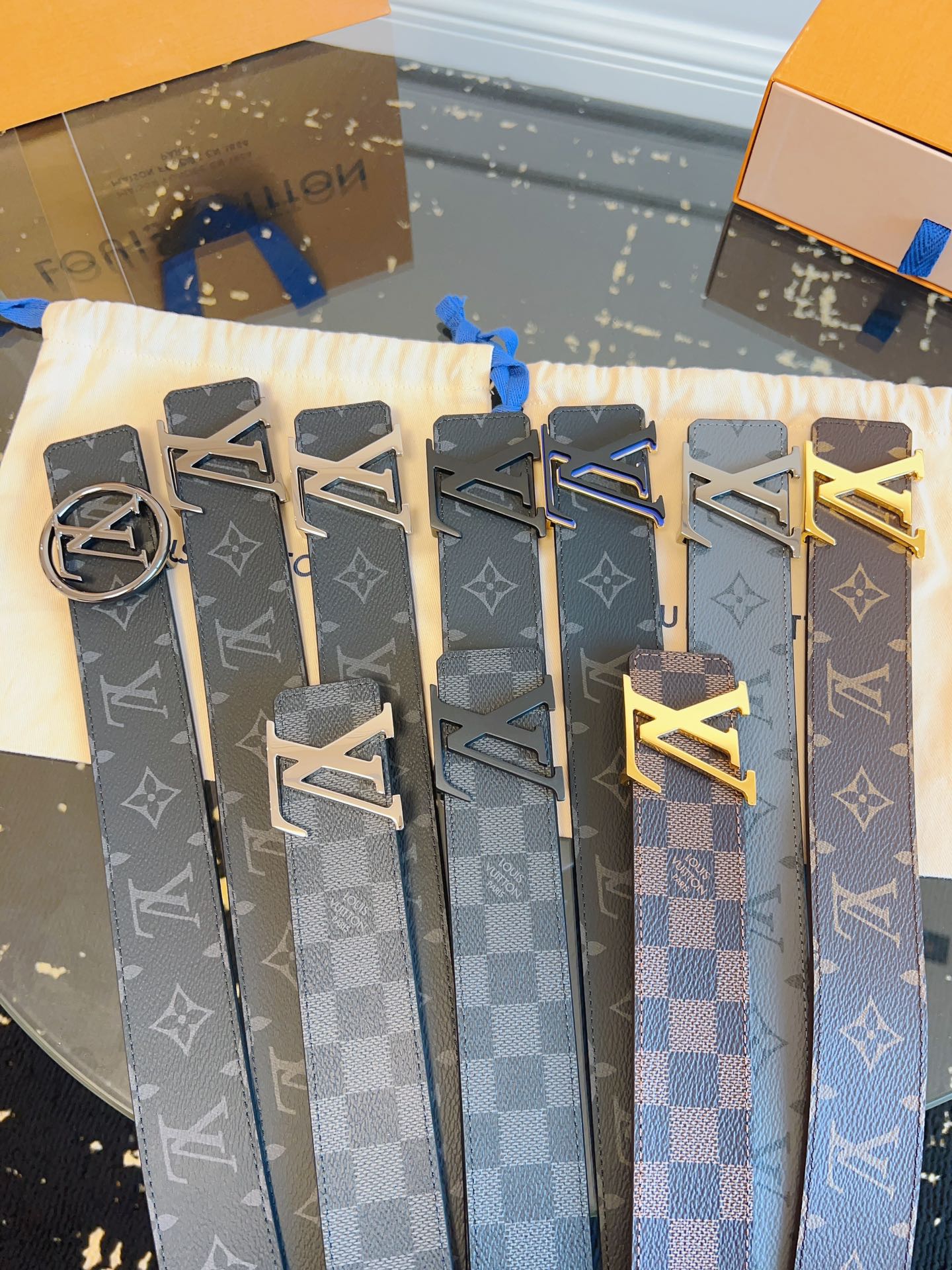  LOUlS Vuitton〖路易威登〗男士腰带 带身采用进口面料棋盘格黑色 配进口牛皮底 搭配字母扣 