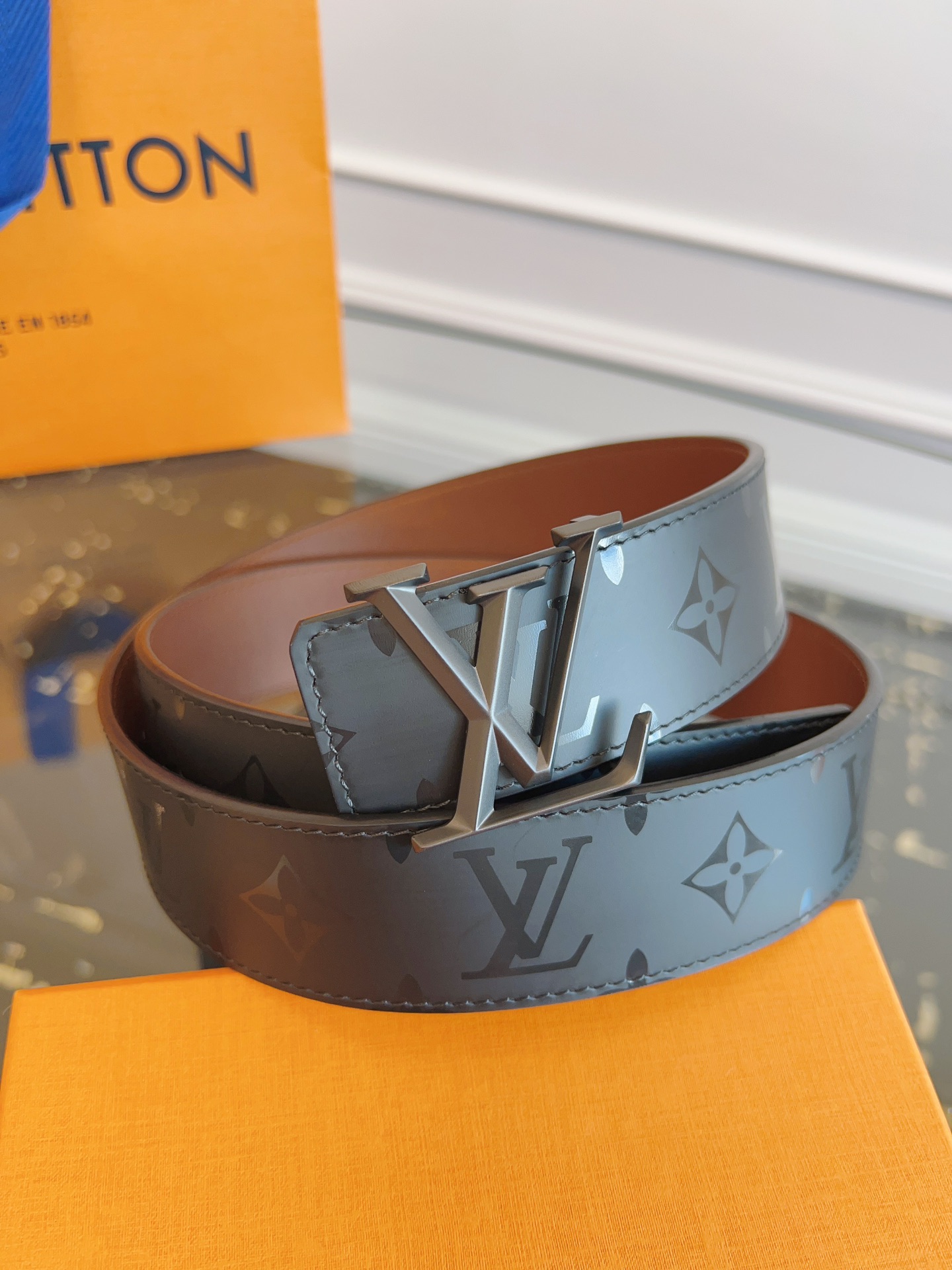 LV.路易威登全套包装原版品质代工厂货品40mm宽度正品一体铸造五金钢扣原厂皮料双面原厂定制面料区别市场