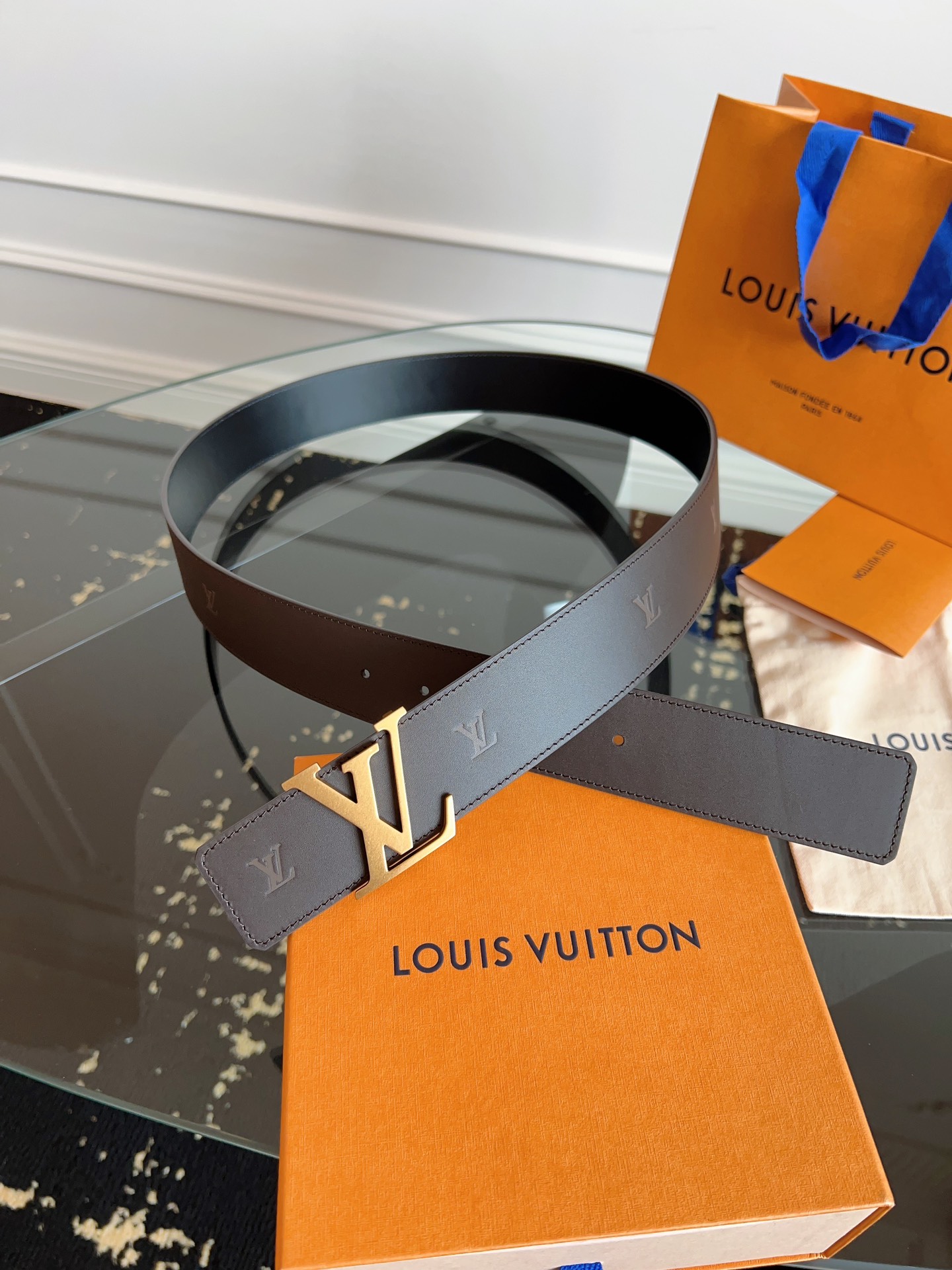 上新～🤩驴家法国🇫🇷原厂皮料尺寸4.0cm五金进口炉内五...