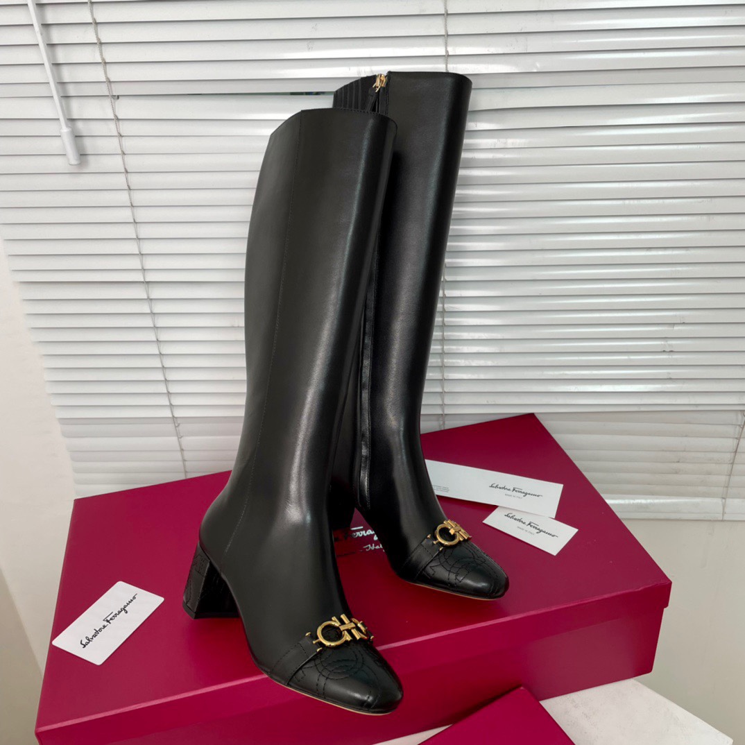 Salvatore Ferragamo Fire Burst Shoes: Fashionable Design with Electric Embroidery - 图片 4