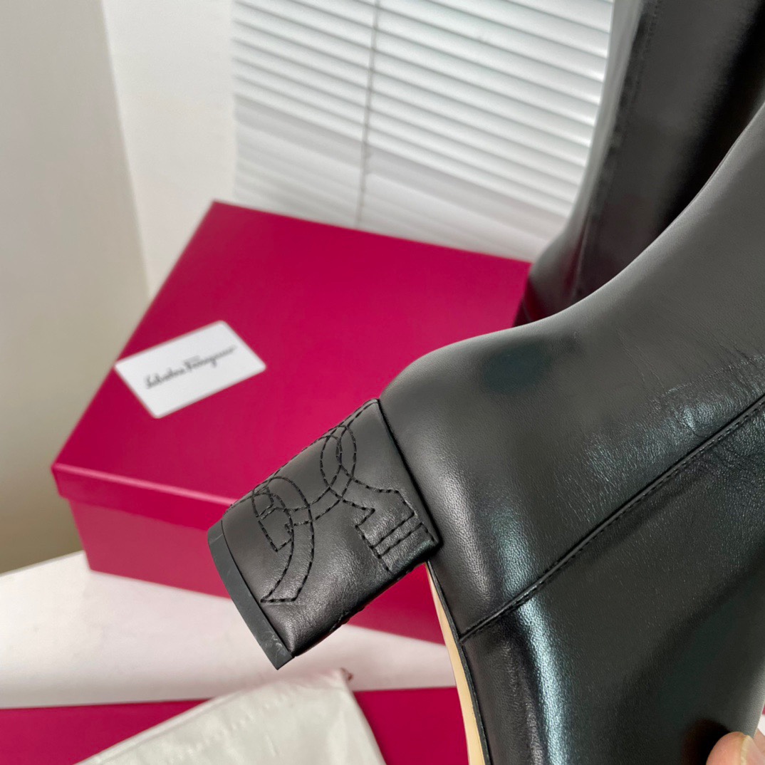 Salvatore Ferragamo Fire Burst Shoes: Fashionable Design with Electric Embroidery - 图片 8