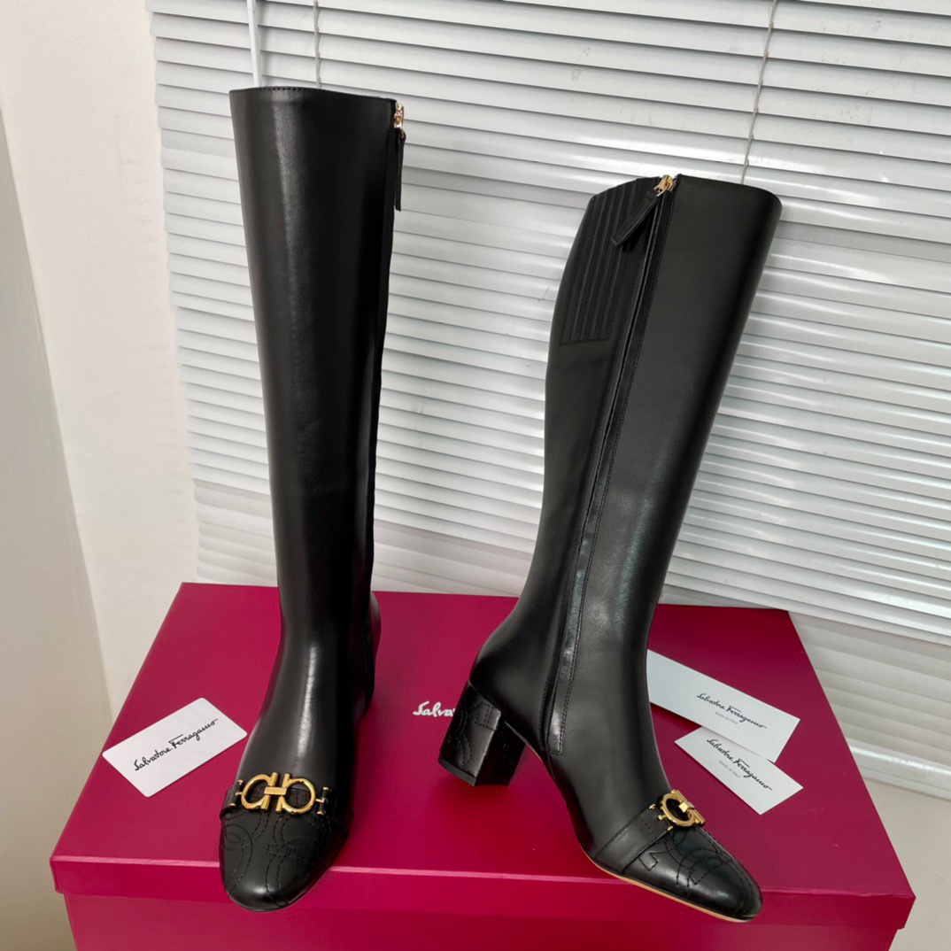 Salvatore Ferragamo Fire Burst Shoes: Fashionable Design with Electric Embroidery - 图片 5