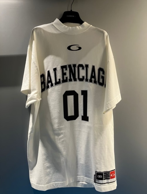 Balenciaga #25 Spring Basketball Jersey - Relaxed Fit, Embroidered Logo 1 Balenciaga #25 Spring Basketball Jersey - Relaxed Fit, Embroidered Logo