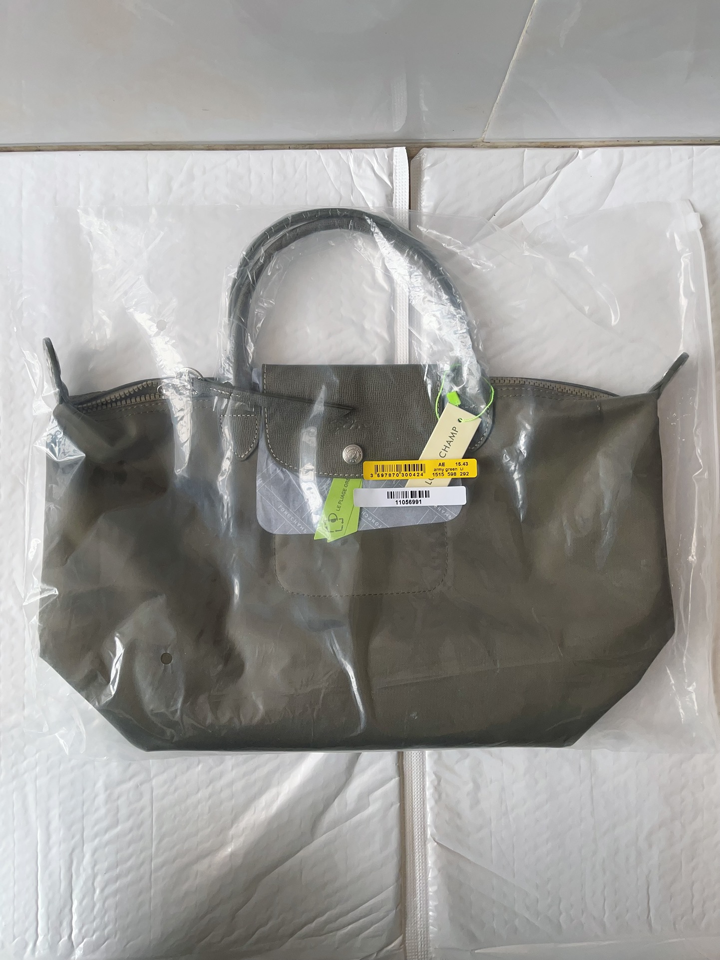 Longchamp ～珑骧尼龙加厚款橄榄绿，三个型号中号1515，小号1512，迷你号1500