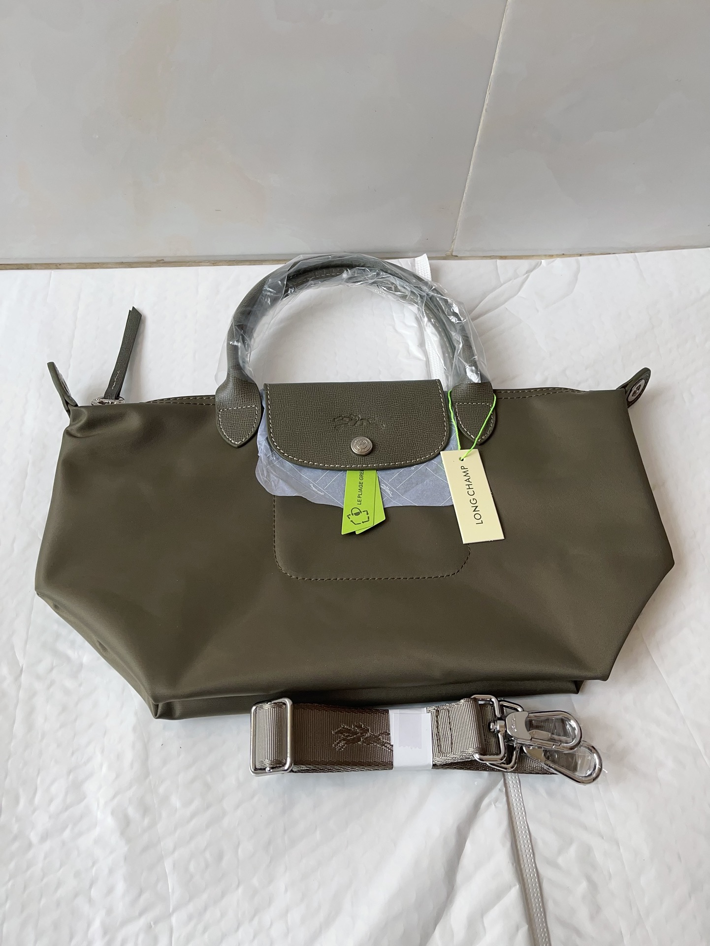 Longchamp ～珑骧尼龙加厚款橄榄绿，三个型号中号1515，小号1512，迷你号1500