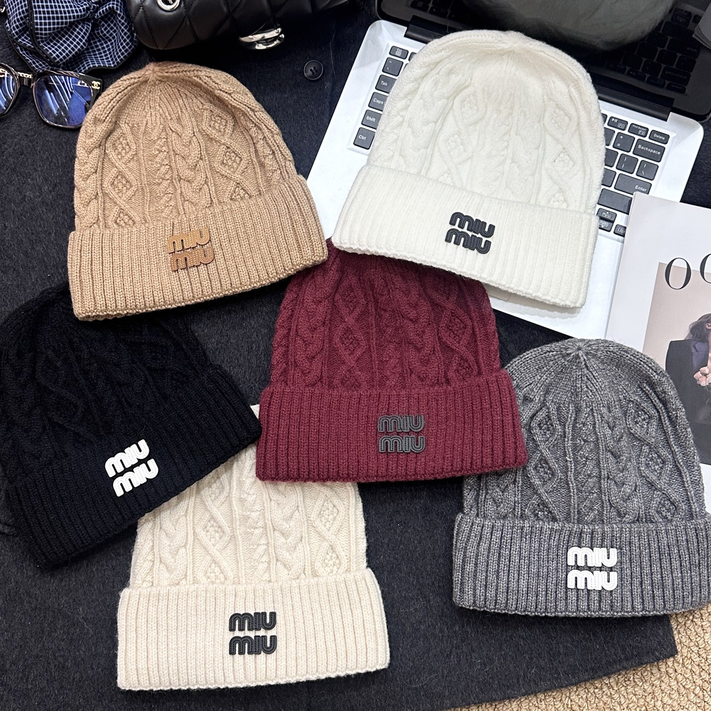 NO:580209,New style Miu Miu woolen hat, fisherman hat, baseball cap, knitted hat, hat, espadrilles, hats19860909新款谬谬毛线帽帽子渔夫帽棒球帽针织帽,帽子,espadrilles,hats,hat