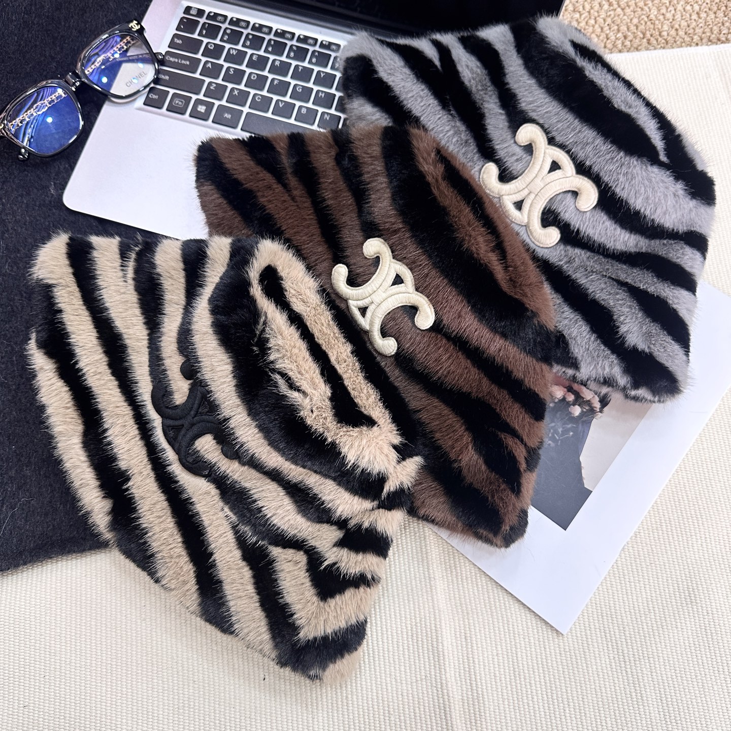 NO:580207,New Celine fisherman hat, fisherman hat, baseball cap, knitted hat, hat, celine, espadrilles, hats19860909新款赛琳渔夫帽帽子渔夫帽棒球帽针织帽,帽子,celine,espadrilles,hats,hat