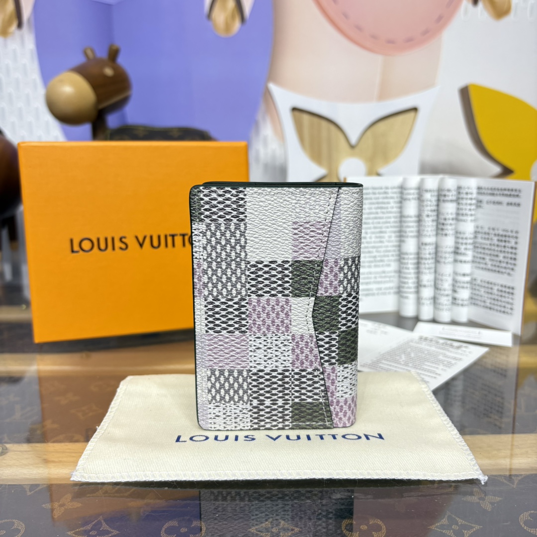 [Louis Vuitton Wallets]N00109 White Camouflage Check This pocket wallet adds v