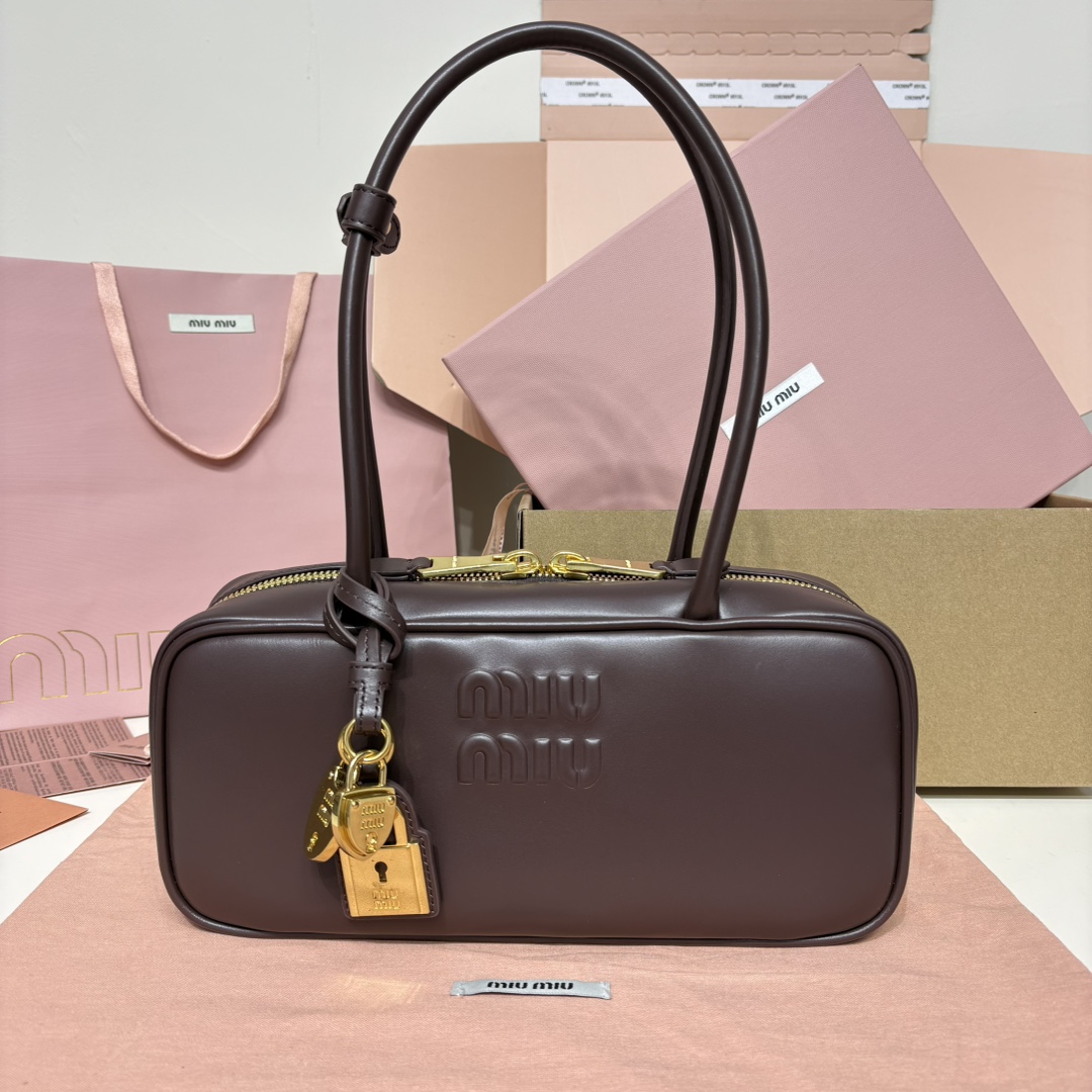 Miu Miu Product _duPqfRFB1J8k1gnB_OfzYe8If2MHDt7uwmYxPxQ