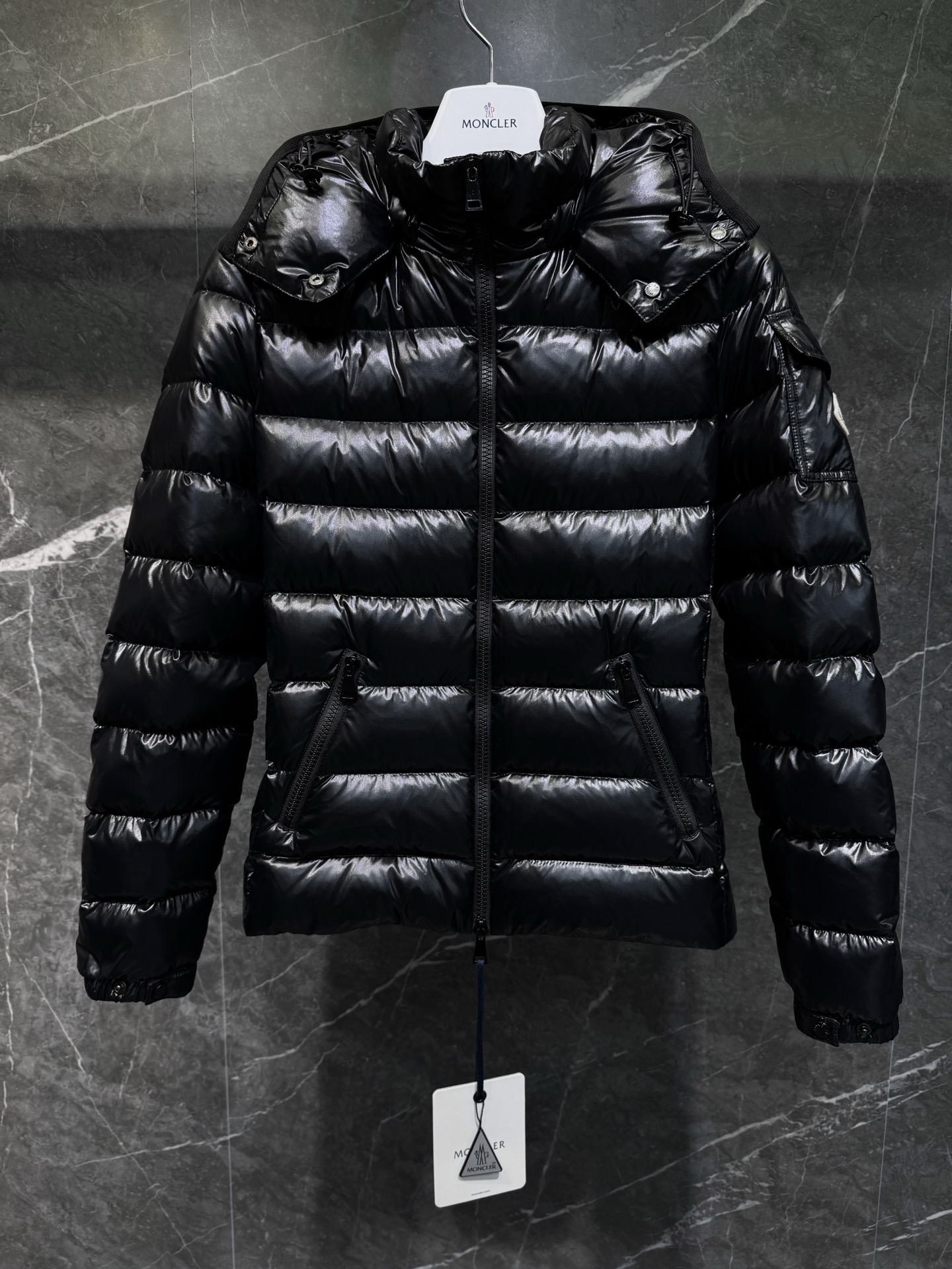 Пуховик Moncler