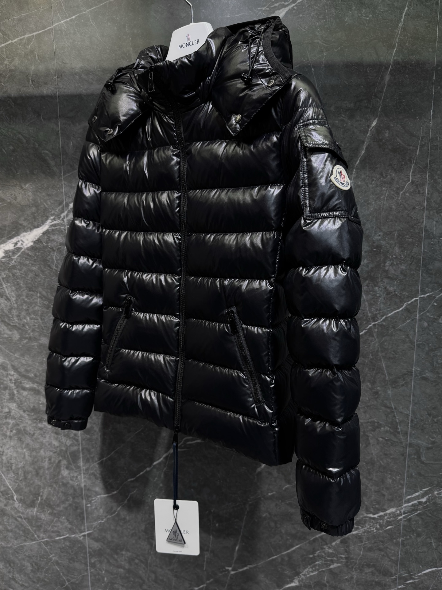 Пуховик Moncler