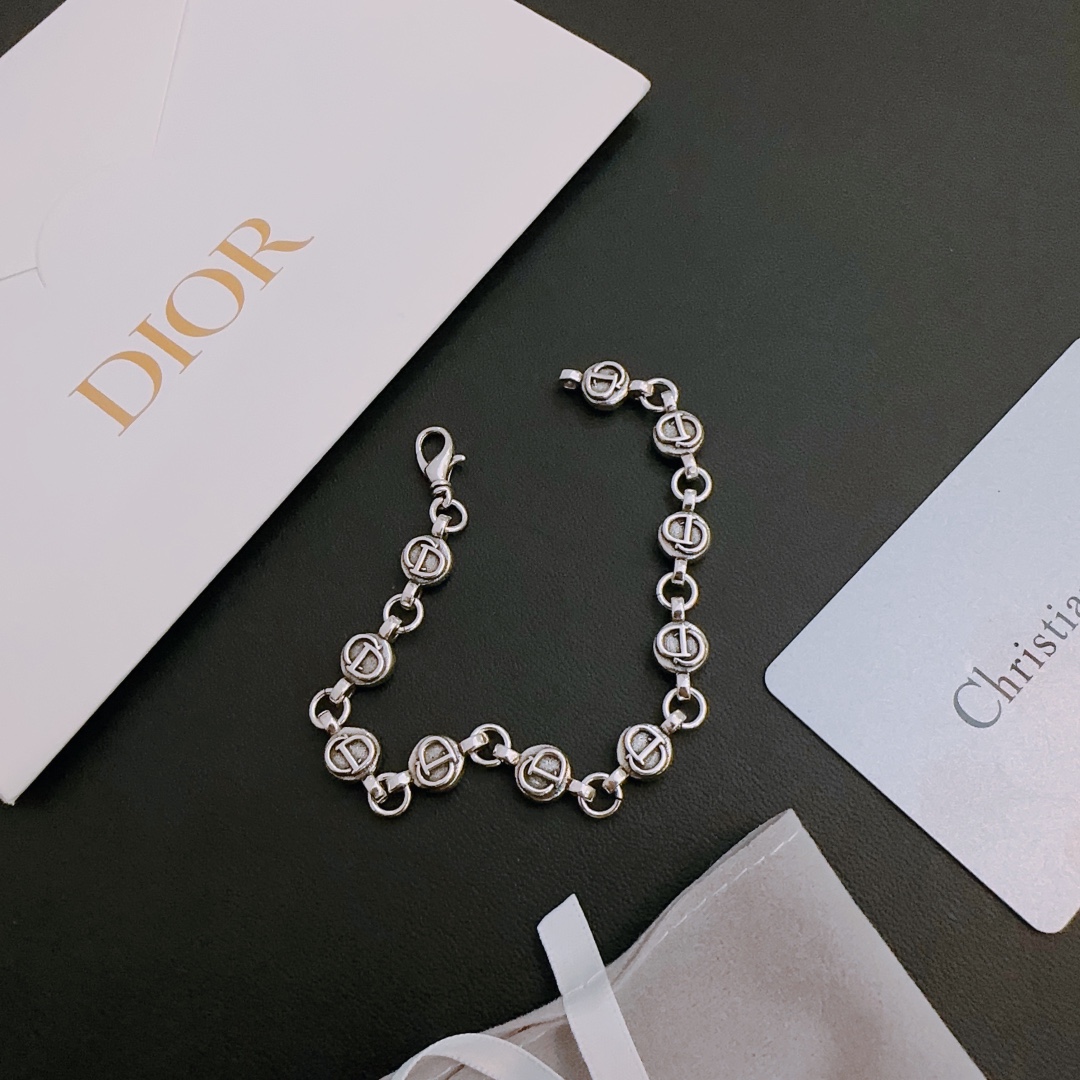 2024 réplica de ventas baratas al por mayor en línea
 Dior Joyas Pulsera Universal para hombres y mujeres Vintage Cadena