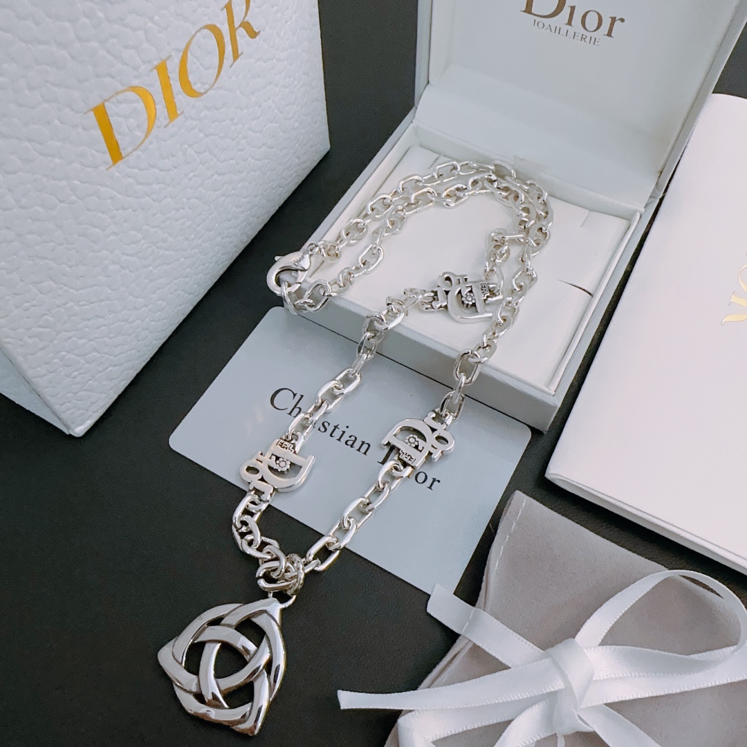 Designer Fashion Replica
 Dior Jewelry Necklaces & Pendants Unisex Vintage Chains