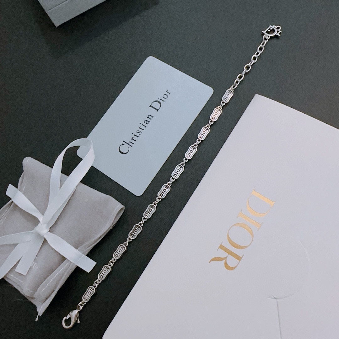 Dior luxury necklace 2