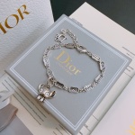 Dior Joyas Pulsera Réplica de mejor calidad Universal para hombres y mujeres Vintage Cadena 1 Dior Joyas Pulsera Réplica de mejor calidad
Universal para hombres y mujeres Vintage Cadena