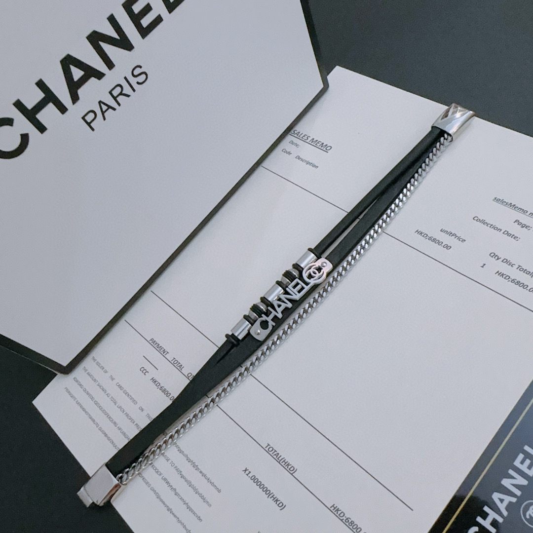 NO:115475,High-quality Chanel cowhide bracelet bracelet original single-stock counter new model open-model retro fashion essentials can be worn by both men and women Couple style Rock Punk Tsing silver style Retro elements Trendy and versatile official website The latest cowhide chain higher grade Star classic necklace series retro details to be used for the past, non-market shiny version, adjustable size This model has been released, Chanel is very good to match with trendy clothes, jewelry boutique, chanel, necklace, bracelet, cowhide19860909高品质香奈儿牛皮手绳手链原单货专柜新款开模复古潮流时尚必备 男女均可佩戴 情侣款同款 摇滚朋克泰银风格 复古元素 潮流百搭 官网同款牛皮最新款链条档次更高明星经典款项链系列复古 细节对版做旧处理 非市面亮面版型 码数可调节 这款一直在出 香奈儿里面热卖款 非常好搭配潮流衣服,饰品精品,chanel,necklace,bracelet,cowhide,Jewelry