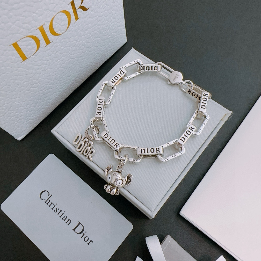 Elegante Pulsera Dior con Diseño Retro y Moderno para Damas y Caballeros