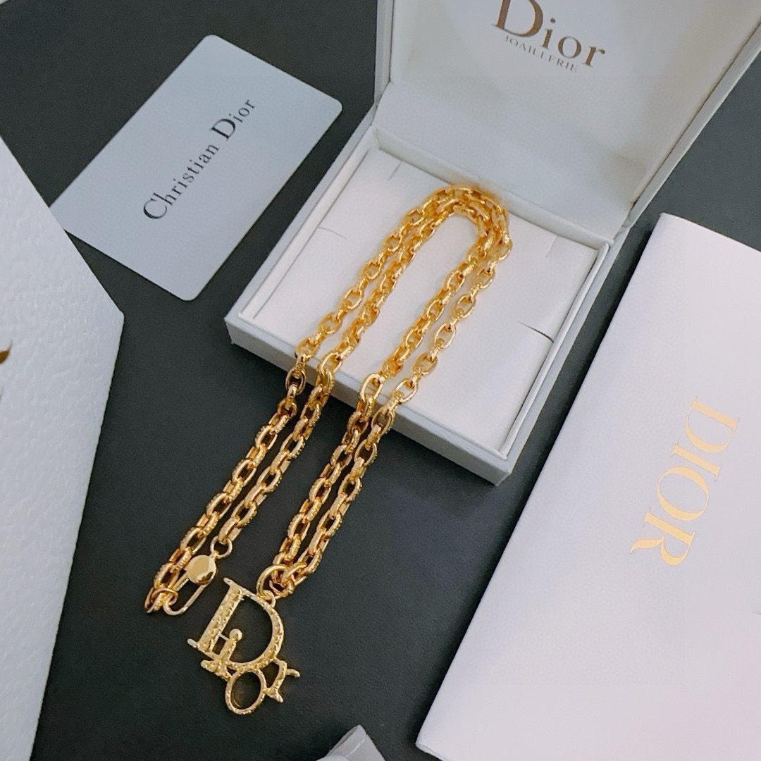    DIOR🔥新款 迪奥项链🇷🇼原单货🇷🇼专柜新款开模复古潮流时尚必备 男女均可佩戴 情侣款同款 摇滚