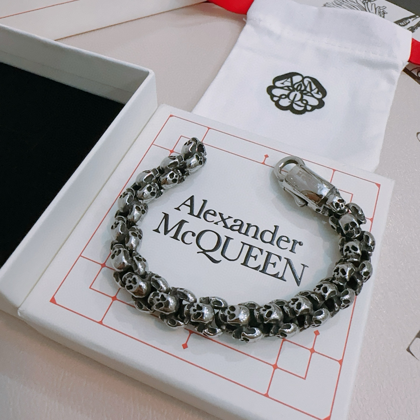   原单货新款Alexander McQueen 亚历山大 麦昆 手链  专柜一致原版定制  骨子里那种