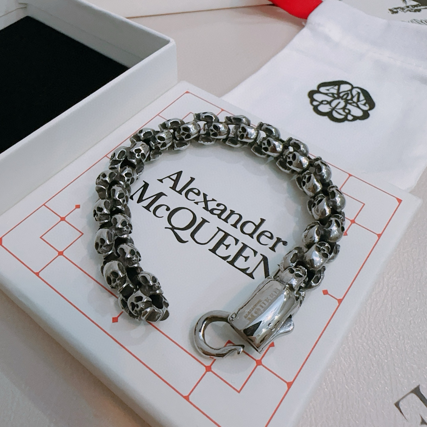   原单货新款Alexander McQueen 亚历山大 麦昆 手链  专柜一致原版定制  骨子里那种