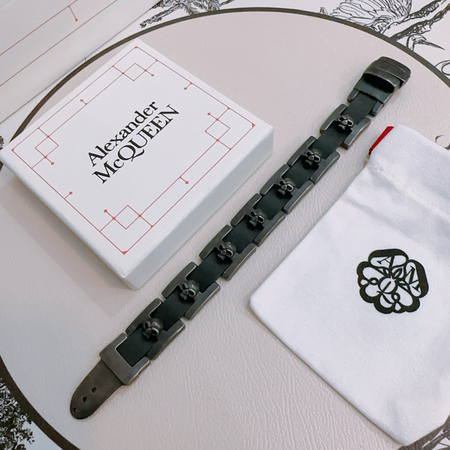   原单货新款Alexander McQueen 亚历山大 麦昆 手链  专柜一致原版定制  骨子里那种