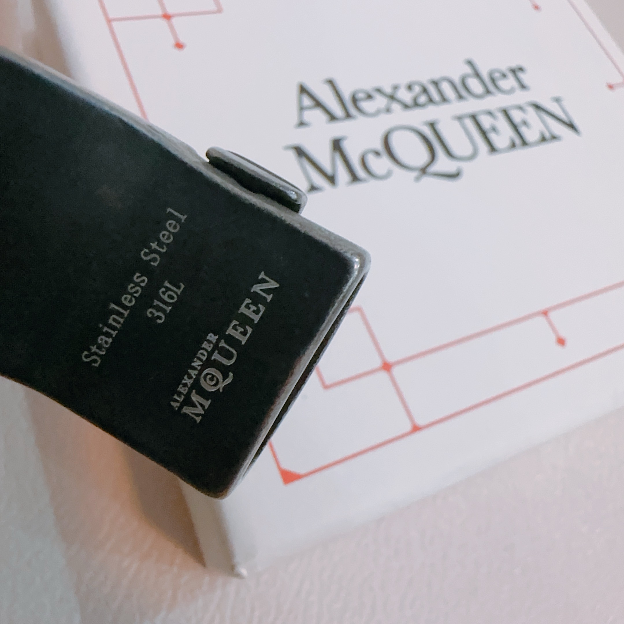   原单货新款Alexander McQueen 亚历山大 麦昆 手链  专柜一致原版定制  骨子里那种
