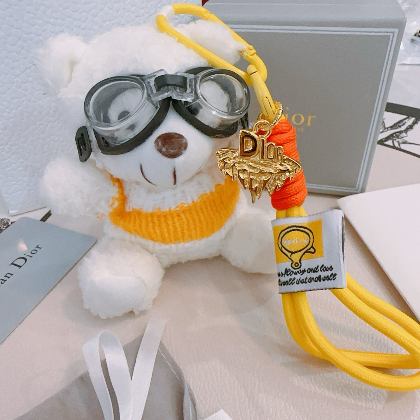    新品发布 迪奥🐼钥匙扣 包包扣 最新款包包挂饰档次更高明星同款Anger Forest系列经典款联