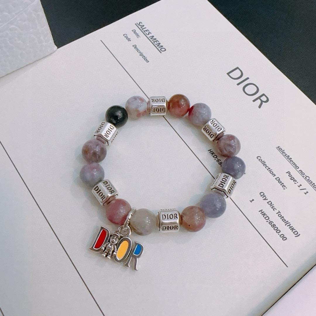         DIOR新款🔥高品质迪奥手链原单货专柜新款开模复古潮流时尚必备 男女均可佩戴 情侣款同款