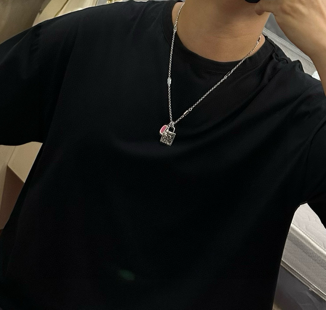    DIOR🔥新款 迪奥项链🇷🇼原单货🇷🇼专柜新款开模复古潮流时尚必备 男女均可佩戴 情侣款同款 摇滚