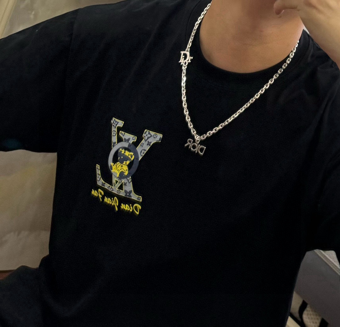    DIOR🔥新款 迪奥项链🇷🇼原单货🇷🇼专柜新款开模复古潮流时尚必备 男女均可佩戴 情侣款同款 摇滚