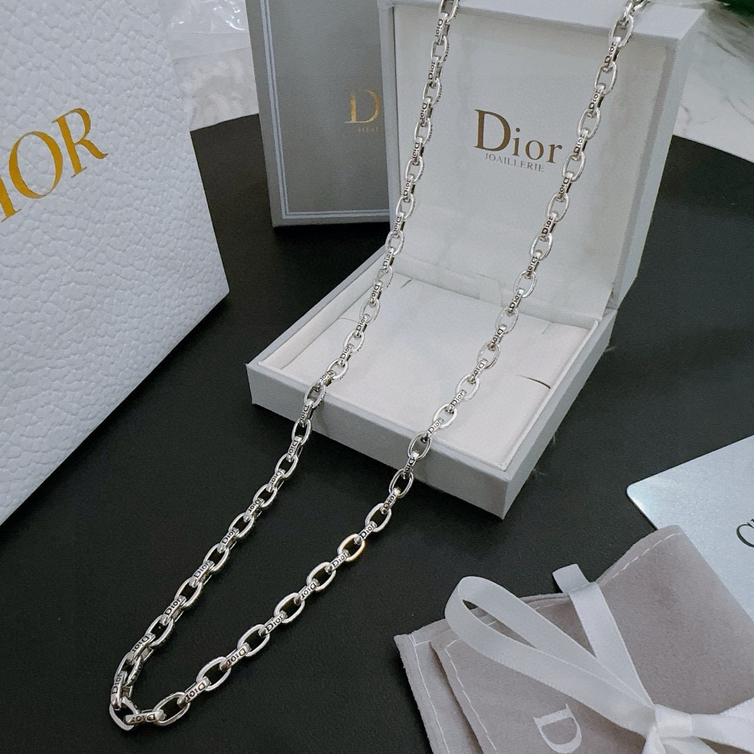    DIOR🔥新款 迪奥项链🇷🇼原单货🇷🇼专柜新款开模复古潮流时尚必备 男女均可佩戴 情侣款同款 摇滚
