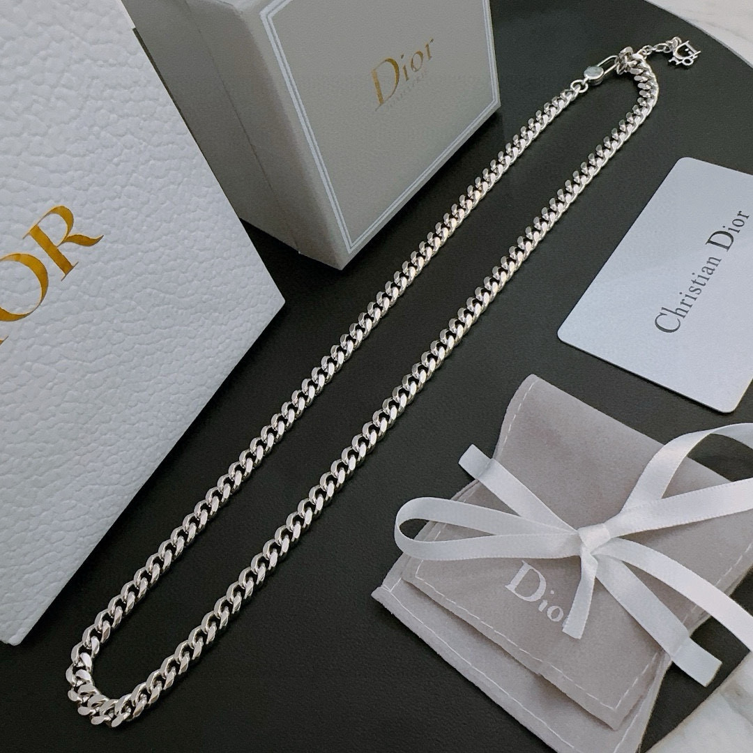    DIOR🔥新款 迪奥项链🇷🇼原单货🇷🇼专柜新款开模复古潮流时尚必备 男女均可佩戴 情侣款同款 摇滚