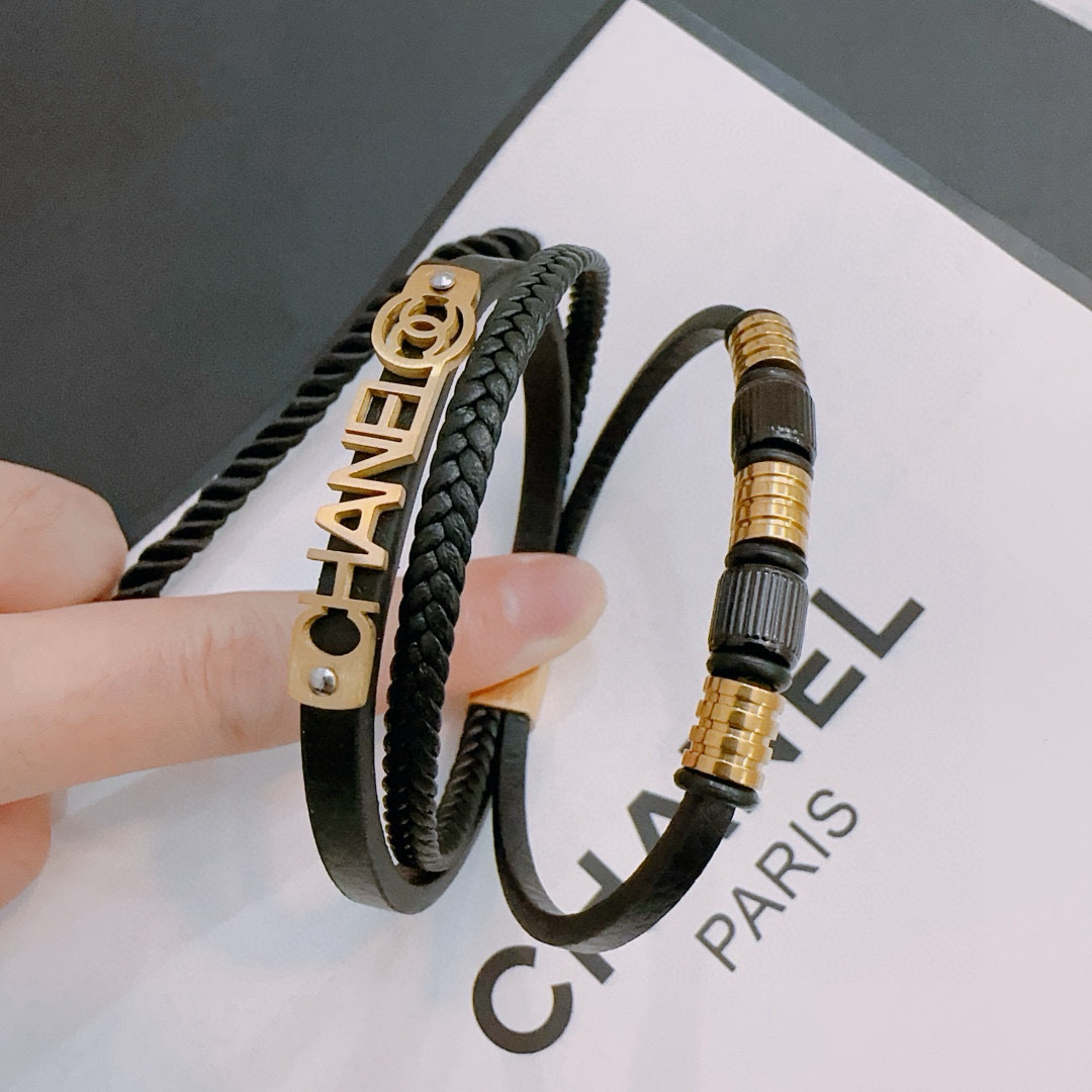         高品质香奈儿牛皮手绳手链💍原单货专柜新款开模复古潮流时尚必备 男女均可佩戴 情侣款同款 