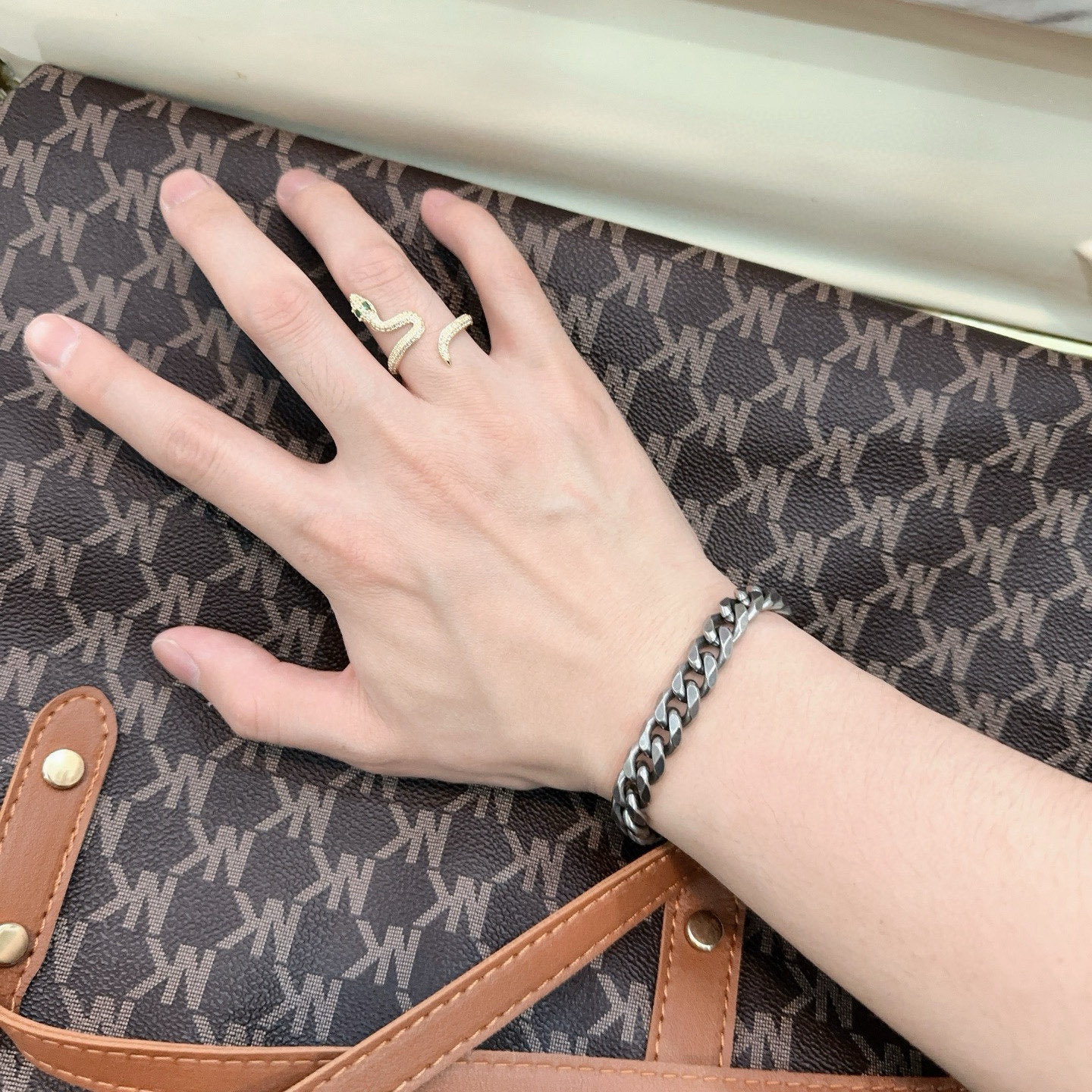   新款Alexander McQueen 亚历山大 麦昆 手链  专柜一致原版定制  骨子里那种叛逆浮