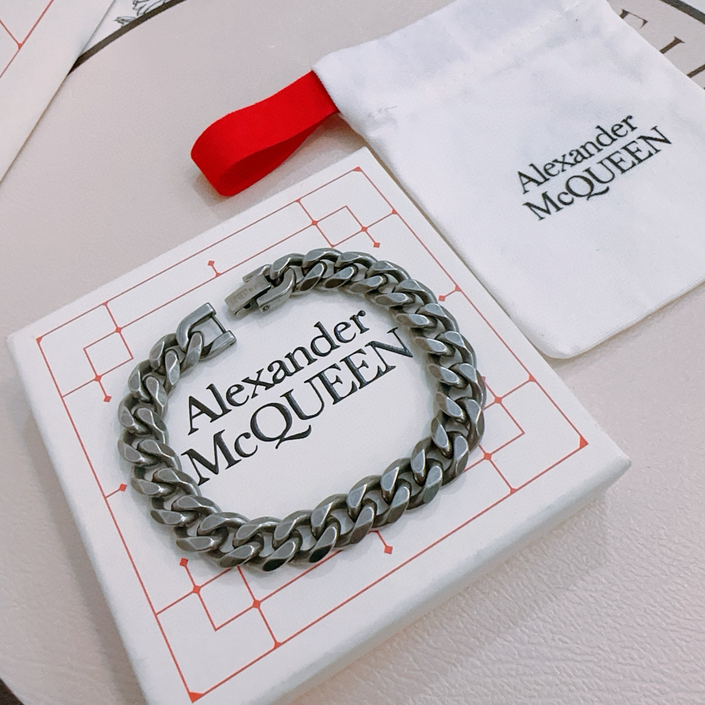   新款Alexander McQueen 亚历山大 麦昆 手链  专柜一致原版定制  骨子里那种叛逆浮