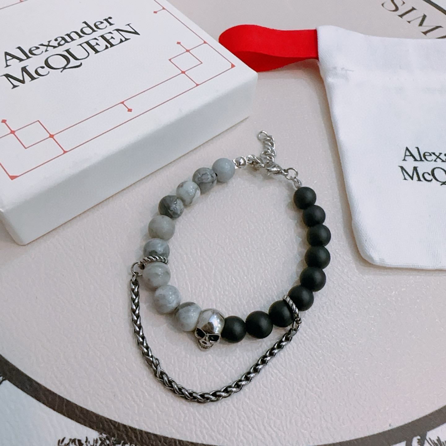   新款Alexander McQueen 亚历山大 麦昆 手链  专柜一致原版定制  骨子里那种叛逆浮