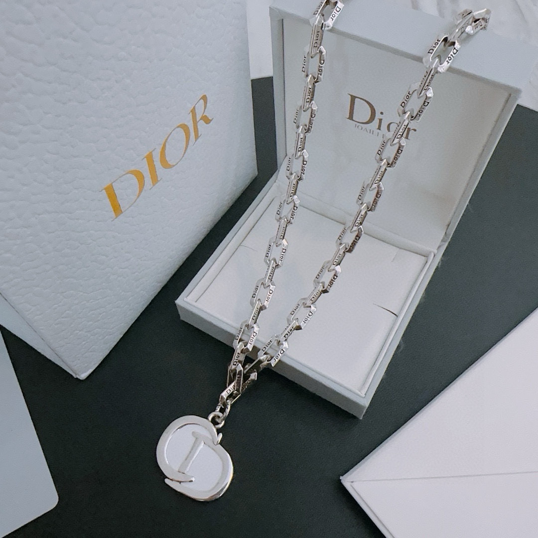    DIOR🔥新款 迪奥项链🇷🇼原单货🇷🇼专柜新款开模复古潮流时尚必备 男女均可佩戴 情侣款同款 摇滚