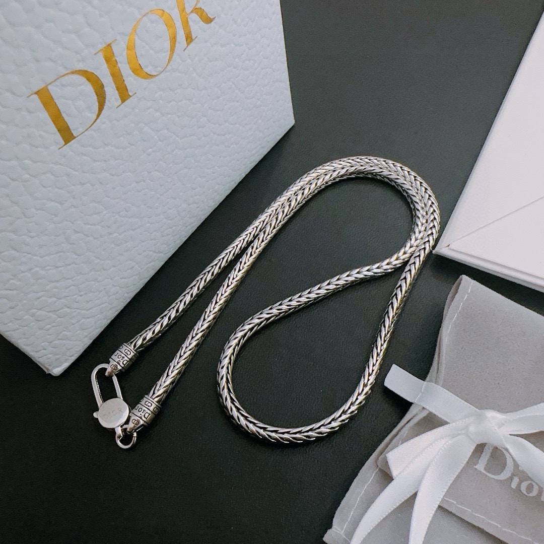    DIOR🔥新款 迪奥项链🇷🇼原单货🇷🇼专柜新款开模复古潮流时尚必备 男女均可佩戴 情侣款同款 摇滚