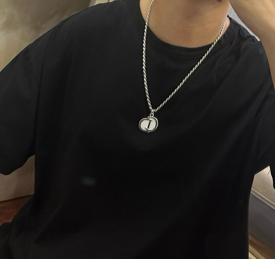    DIOR🔥新款 迪奥项链🇷🇼原单货🇷🇼专柜新款开模复古潮流时尚必备 男女均可佩戴 情侣款同款 摇滚