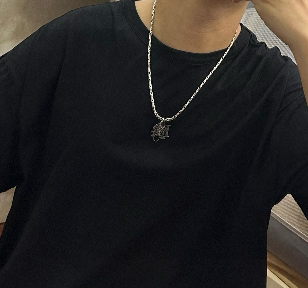    DIOR🔥新款 迪奥项链🇷🇼原单货🇷🇼专柜新款开模复古潮流时尚必备 男女均可佩戴 情侣款同款 摇滚