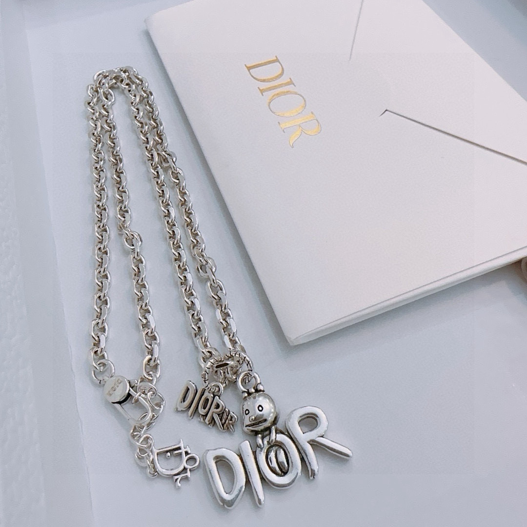    DIOR🔥新款 迪奥项链🇷🇼原单货🇷🇼专柜新款开模复古潮流时尚必备 男女均可佩戴 情侣款同款 摇滚